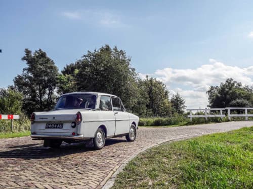 🌟 Vriendenweekend in Overijssel met DAF-tour & BBQ bij Villapark De Weerribben
