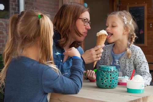 Lekker ijsje eten op de ijsboerderij