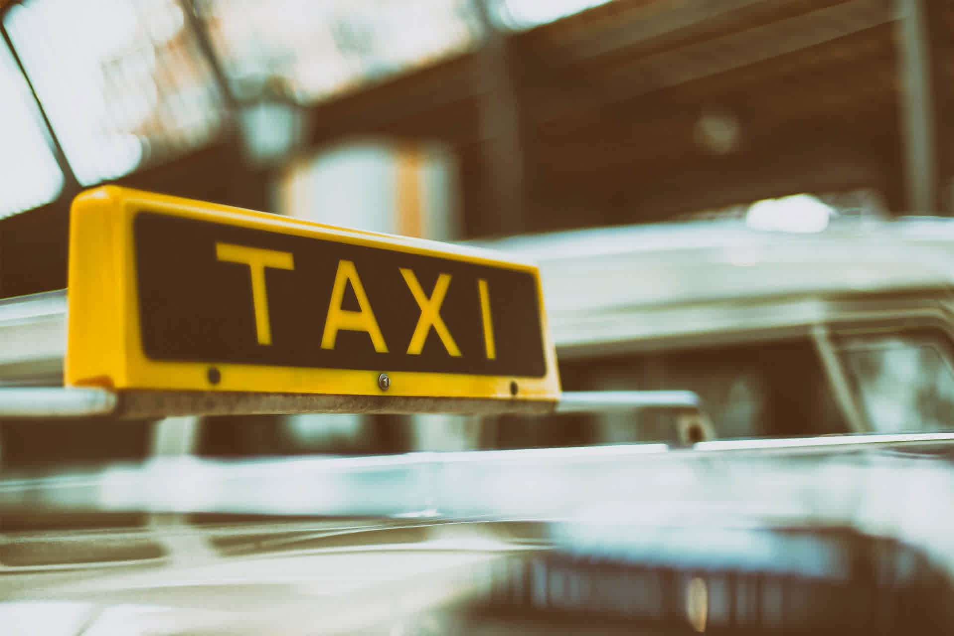 Taxi & Car Rental