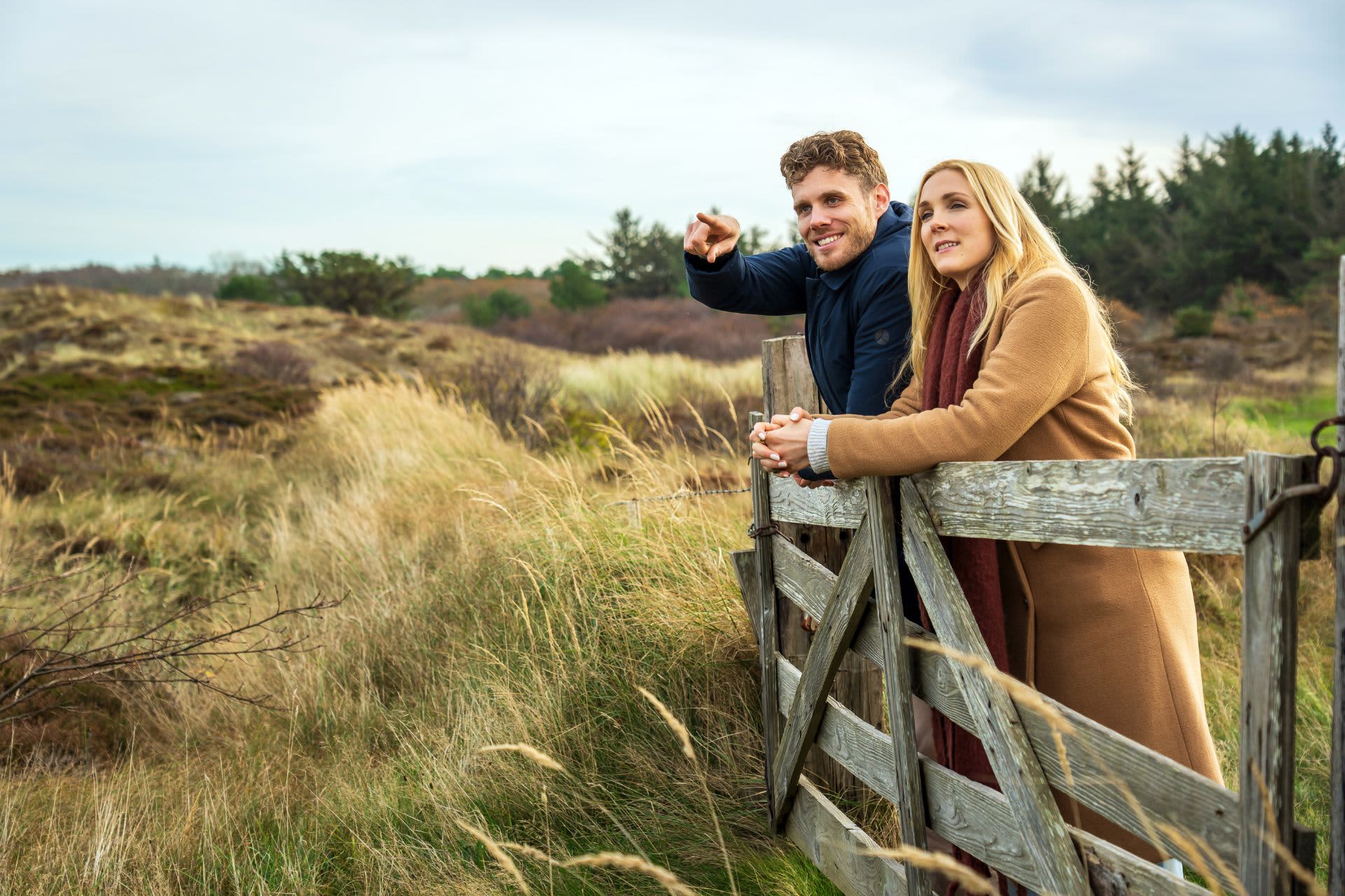 StefanKrofft_19-11-2025_De-Krim_Sfeerbeelden_Stel_bos-duinen-strand-22
