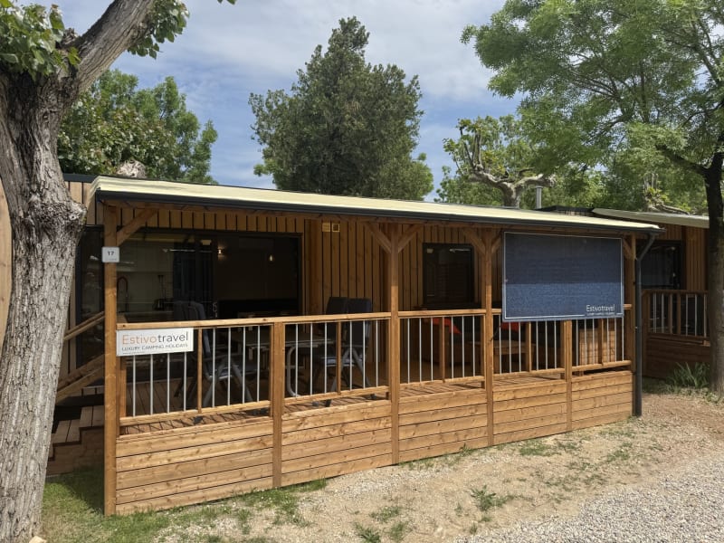 Estivo Premium Deluxe