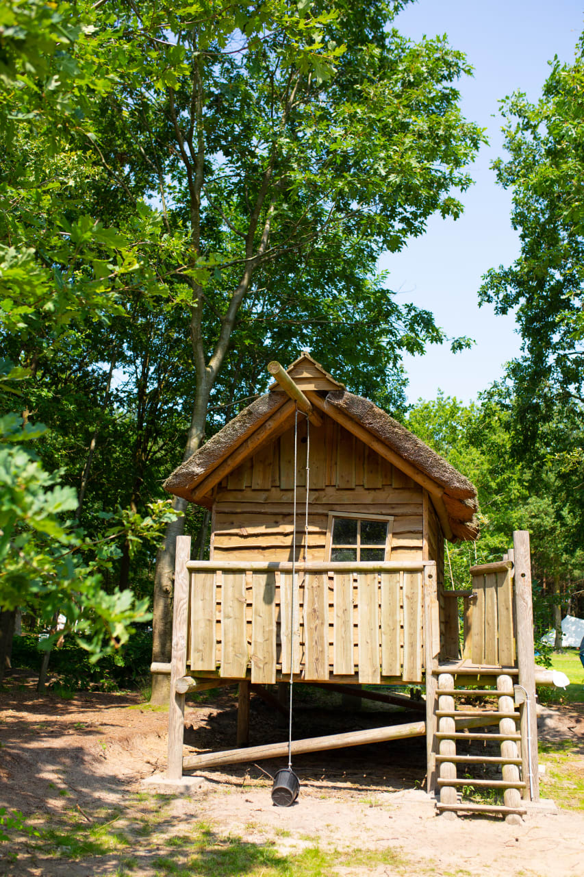 Tentkampeerplaats op de Wildenberg met boomhut