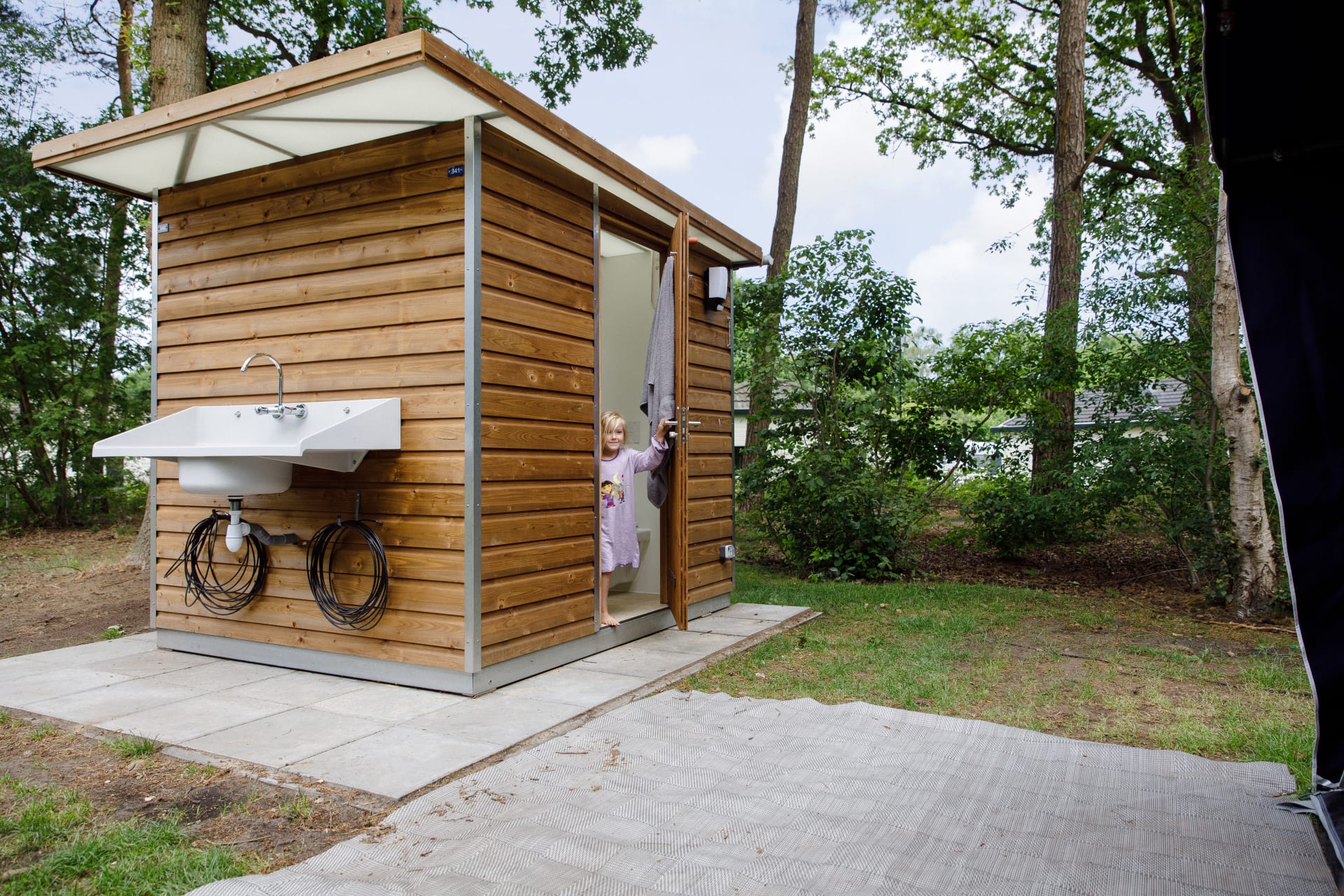 camping RCN Zeewolde | Comfort kampeerplaats buitendijks met prive sanitair