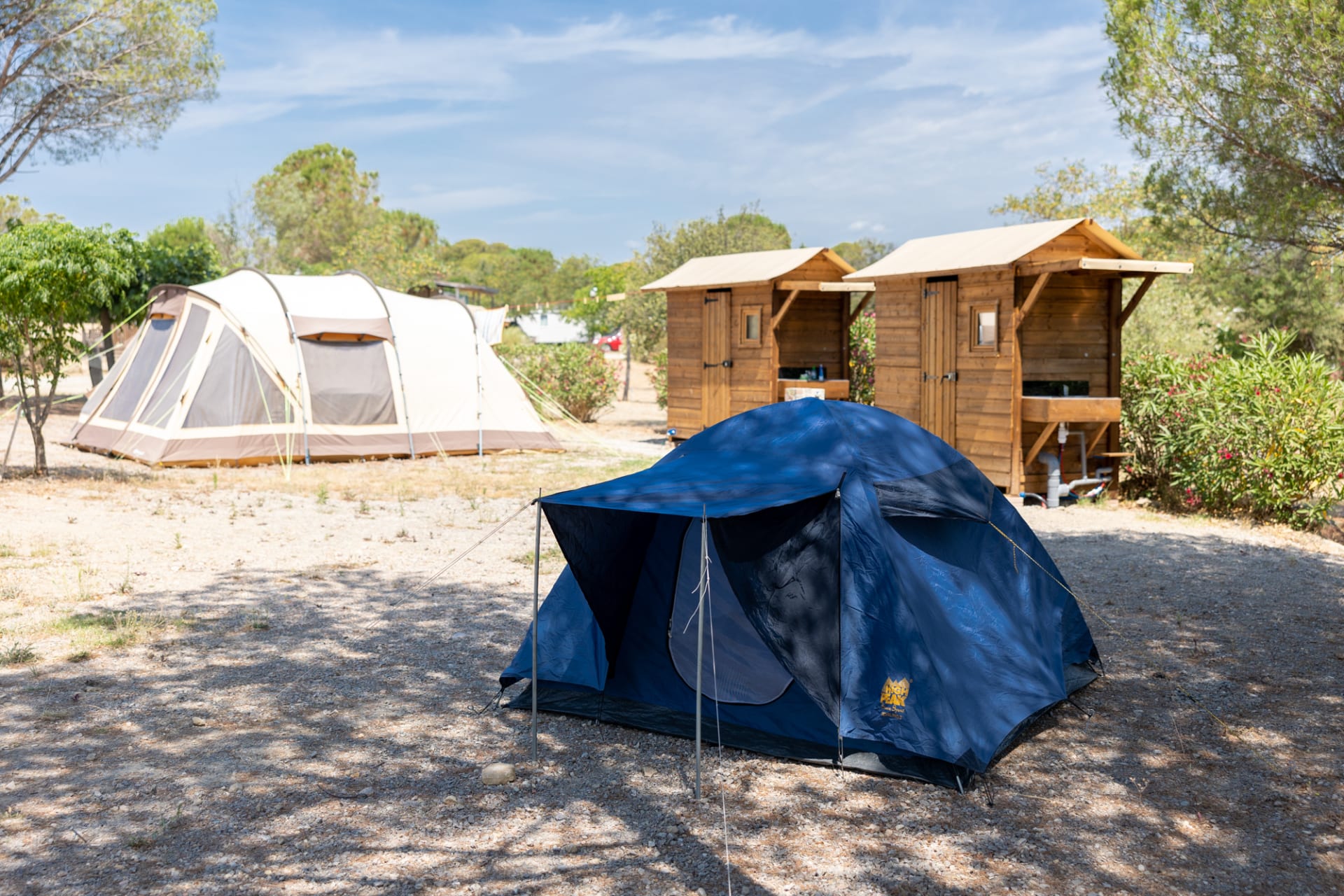 RCN Domaine de la Noguiere - Kampeerplaats met prive sanitair