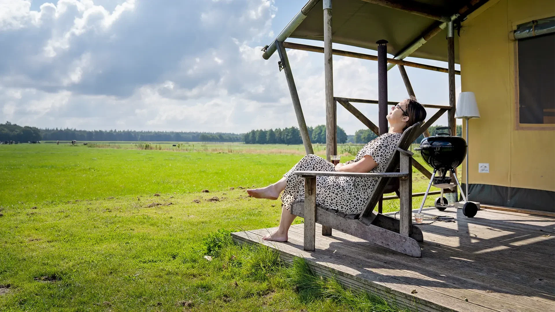Hero_beeld_zij_blij,_jij_vrij