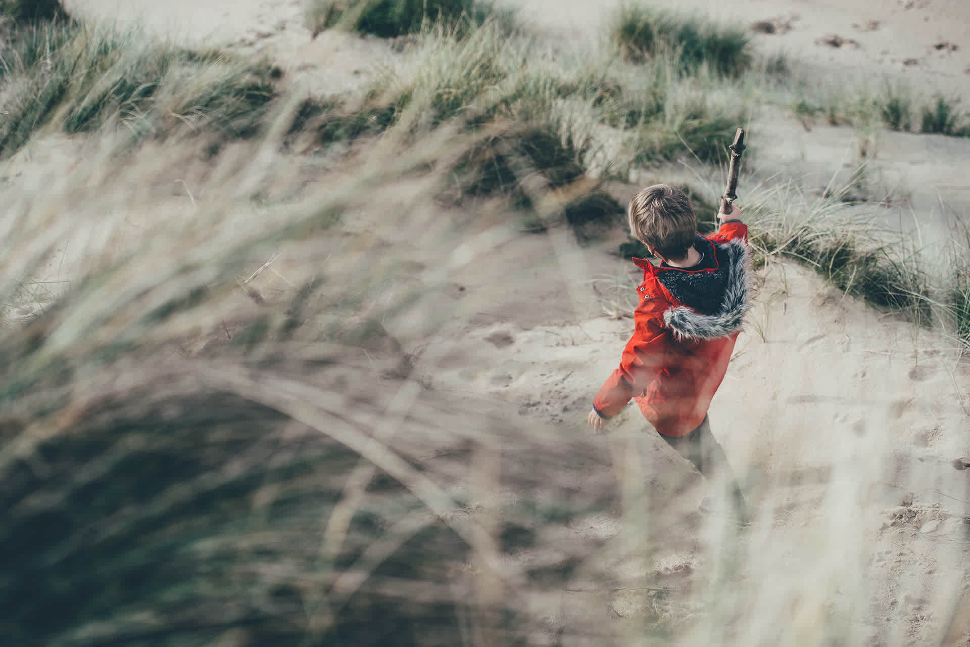 kind-strand-herfst-de-krim-texel